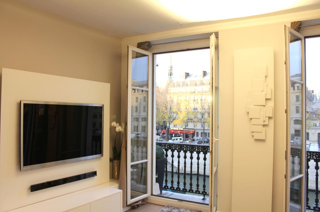 Two Bedroom Luxury Apartment - Balcony With View Of Notre Dame Paris Exteriör bild