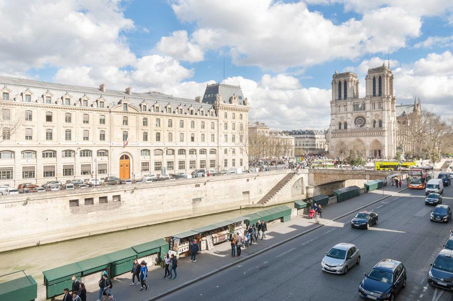 Two Bedroom Luxury Apartment - Balcony With View Of Notre Dame Paris Exteriör bild