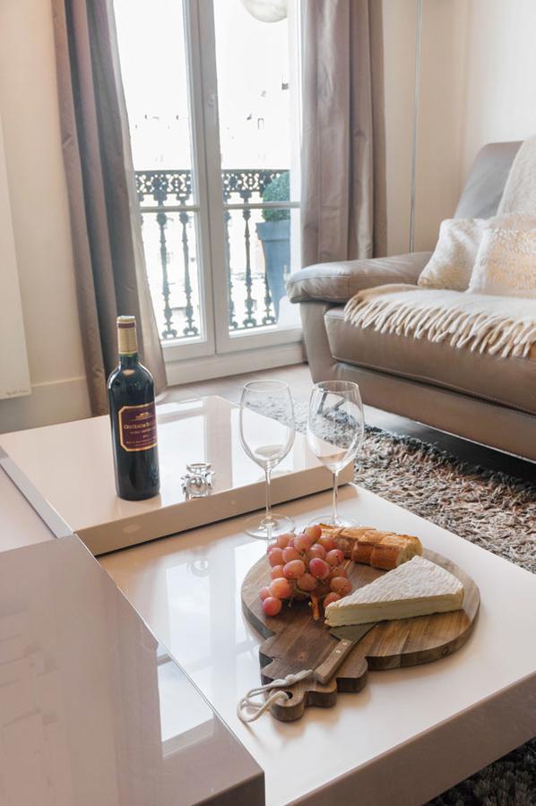 Two Bedroom Luxury Apartment - Balcony With View Of Notre Dame Paris Exteriör bild